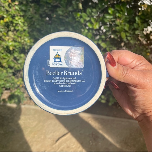 Boelter Brands Collegiate 2011 Notre Dame Sculpted Relief 16 oz Mug - Picture 10 of 15